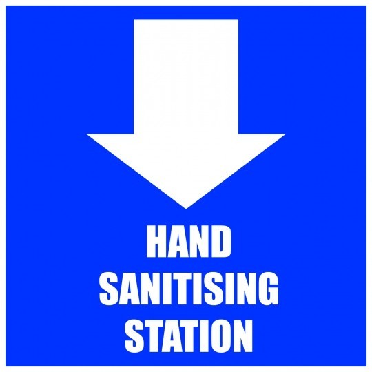 COVID-19 skilt med teksten "Hand Sanitising Station"