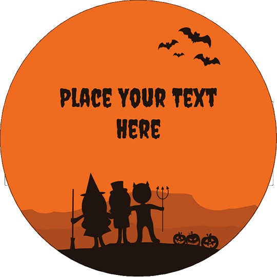 Link til Avery Design & Print - rund etiket i orange, flagermus, børn i stående på en bakke i sort og i midten med teksten "Place your text here"