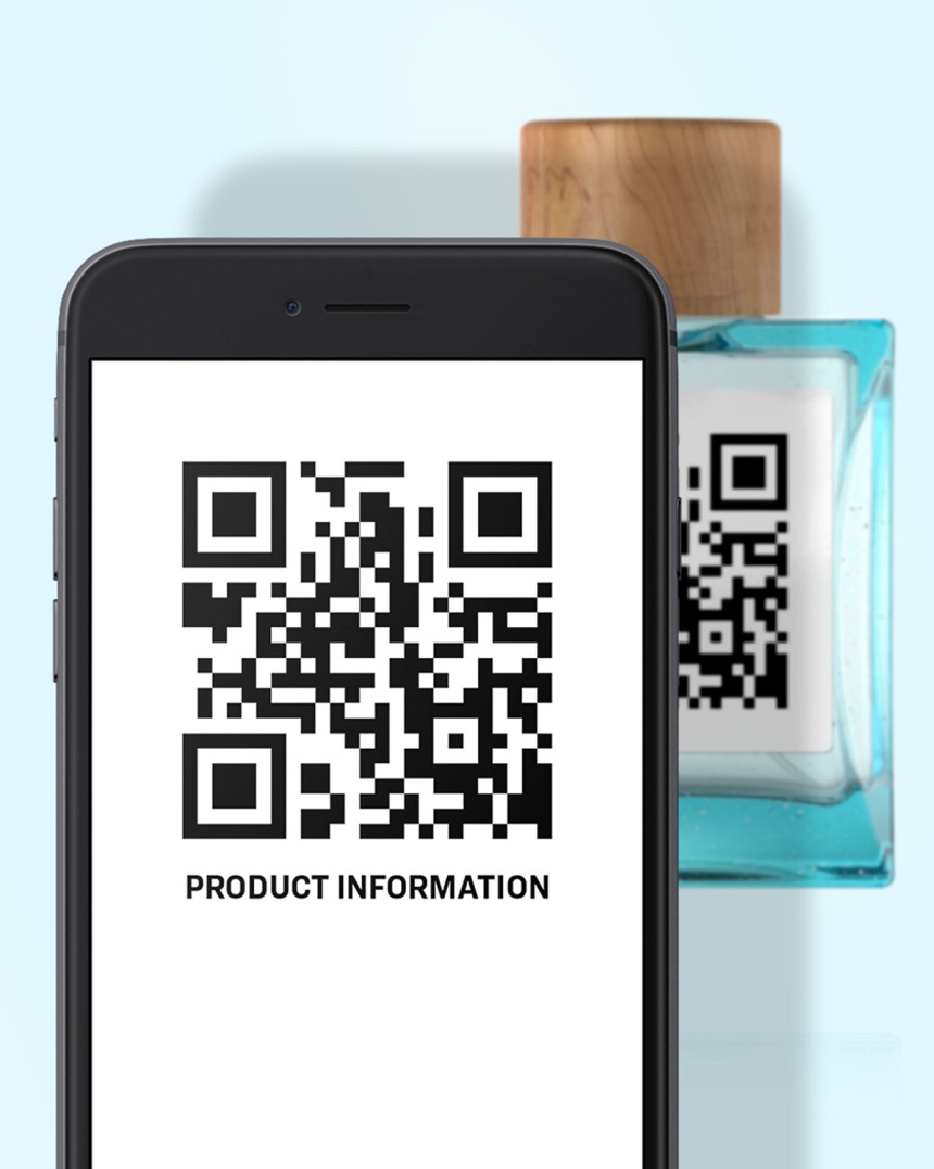 QR kode scannes på et produkt