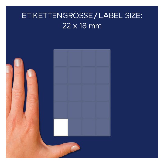 Størrelsessammenligning med hånd, Artikel: 3043, et ark universal-etiketter, format: 22 x 18 mm, farve: hvid?