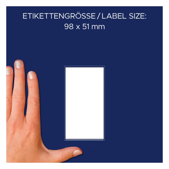 Størrelsessammenligning med hånd, Artikel: 3047, et ark universaletiketter, format: 98 x 51 mm, farve: hvid.