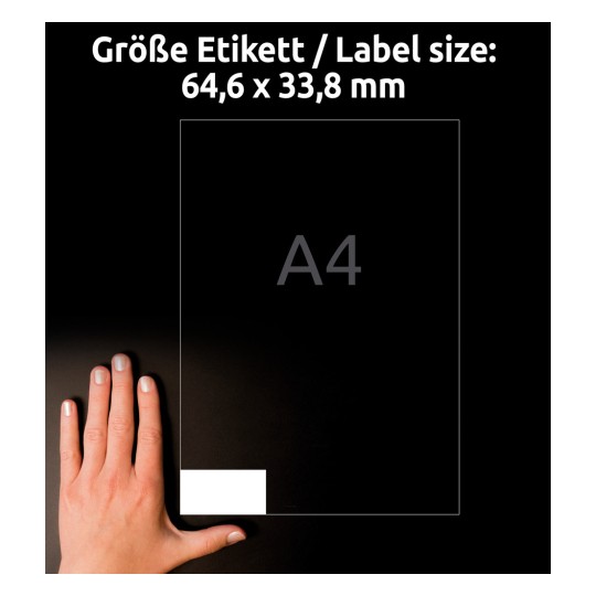 Størrelsessammenligning med hånd, artikel: 3658, et ark universal-etiketter, format: 64,6 x 33,8 mm, farve: hvid?