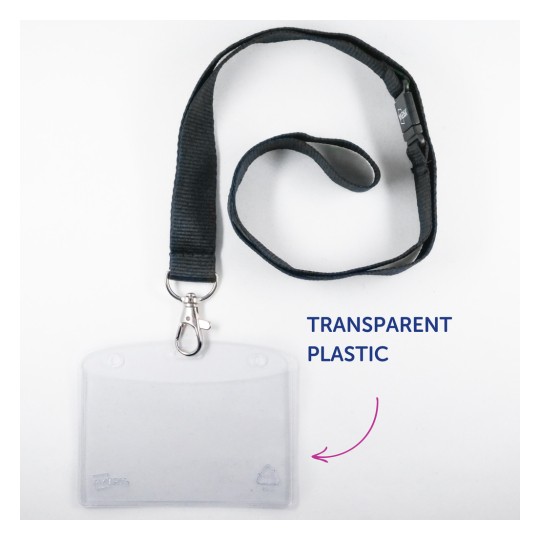 Billedet viser en transparent plastik-ID-holder fastgjort til en mørk stofsnor med en clips. Holderen er tom og designet til at fremvise identifikationskort.