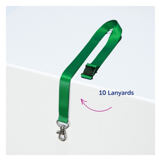 Billedet viser en grøn lanyard med en klips og et spænde, liggende på en hvid overflade. Der er en angivelse, der viser '10 Lanyards' i blå tekst.