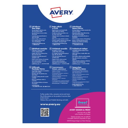 Billedet viser information om selvklæbende navneskilte fra Avery. Det indeholder beskrivelser på flere sprog samt tips til optimal udskrivning og opbevaring. Der er angivet kontaktinformation til kundeservice sammen med en QR-kode, der fører til deres hjemmeside.
