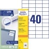 Emballagebillede med etiketark: Avery Zweckform Universaletiketter, Artikel: 3651, Format: 52,5 x 29,7 mm, Printkompatibilitet: Inkjet, Laser S/H, Farvelaser, Indhold: 4.000 etiketter / 100 ark, 40 etiketter/ark.