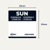 Et rektangulært mærkat med 'SUN' øverst, flersprogede ugedage: Dimanche, Sonntag, Domenica, Zondag og markeret som aftageligt. Størrelsesdimensioner er 25 mm.
