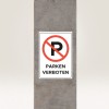 Billedet viser et parkeringsforbudsskilt med ordene 'PARKEN VERBOTEN', som indikerer, at parkering ikke er tilladt.
